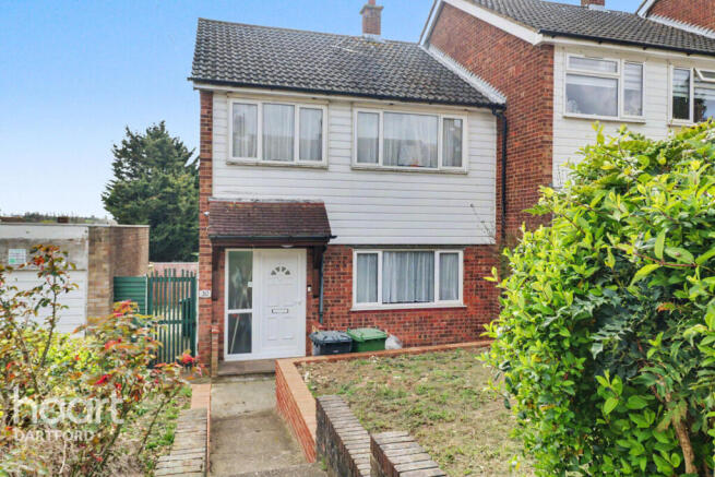 3 bed property, in Langlands Drive, £400,000
