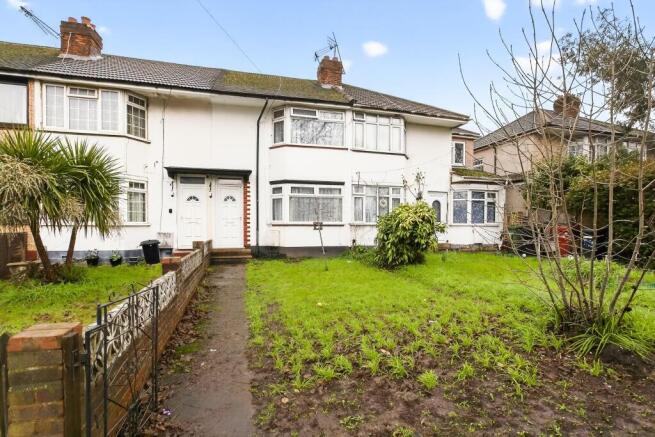 3 bed property, in Farnham Road, £369,950