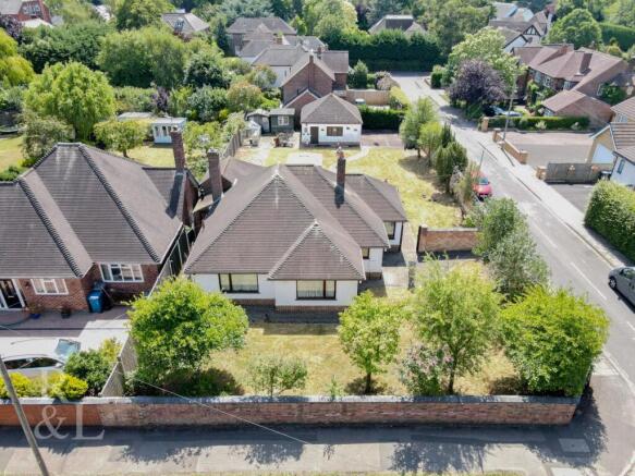 2 bed property, in Sutherland Drive, £600,000