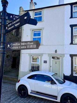 2 bed property, in Rose Hill Street, £265,000