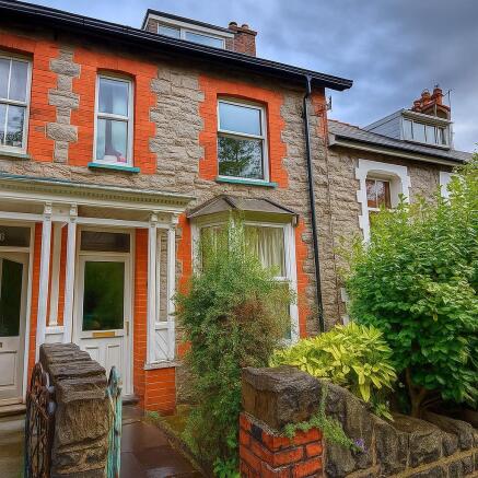 4 bed property, in Snowdon View, £225,000