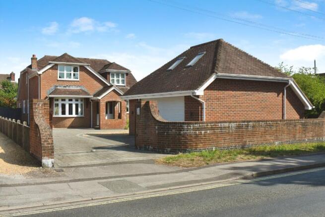 4 bed property, in Locks Road, £695,000