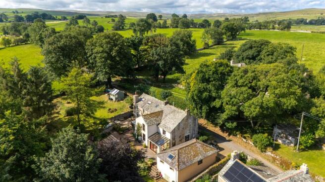 4 bed property, in Great Asby, £695,000