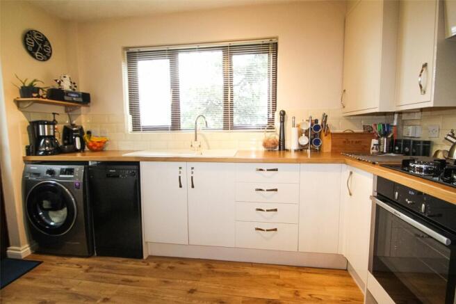 3 bed property, in Barton Drive, £450,000