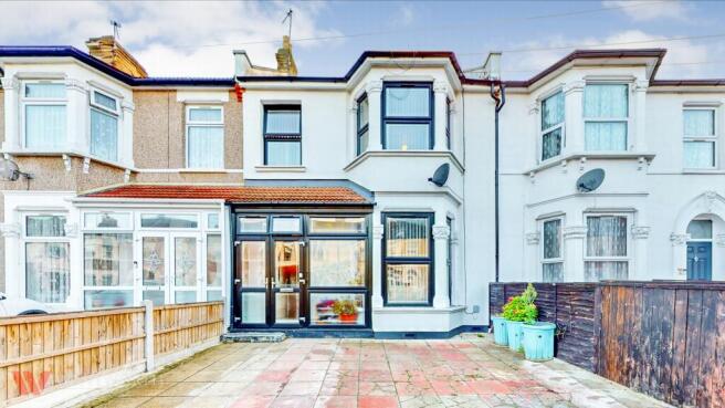4 bed property, in Meath Road, £649,995