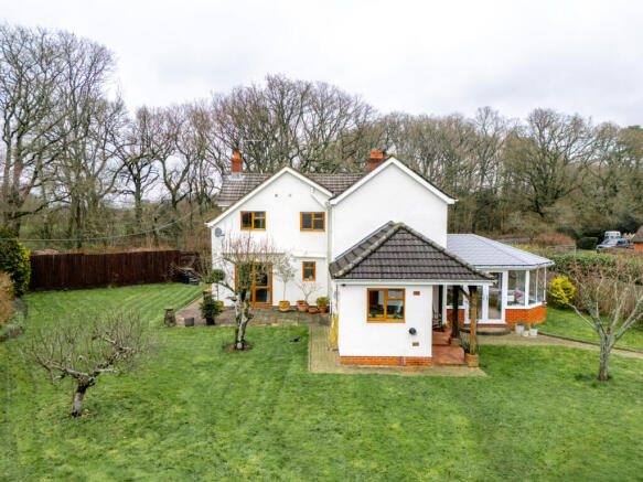 4 bed property, in Cranborne, £735,000