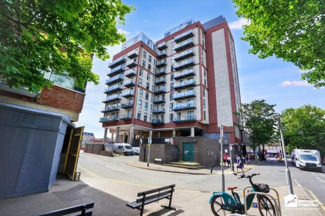 2 bed property, in New Malden House, £400,000