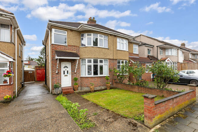 3 bed property, in Ennerdale Avenue, £600,000
