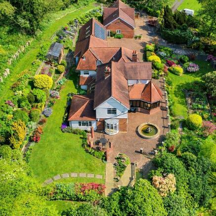 6 bed property, in Gresford, £1,500,000