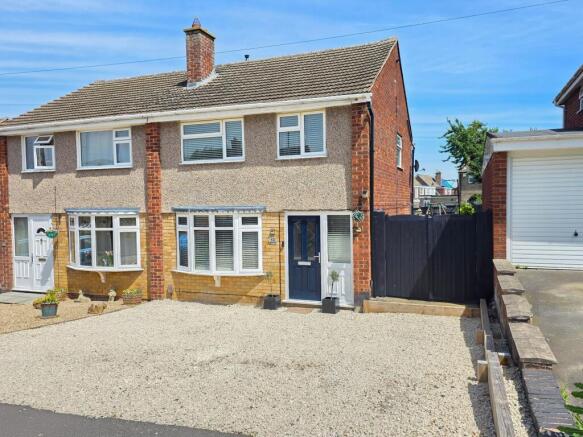 3 bed property, in Wyfordby Close, £249,950