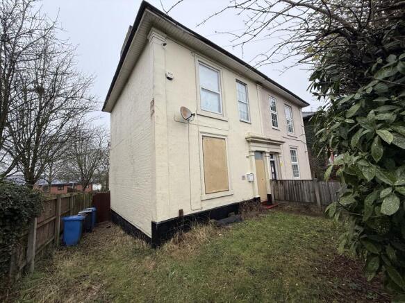 6 bed property, in 166 Uttoxeter New Road, £110,000