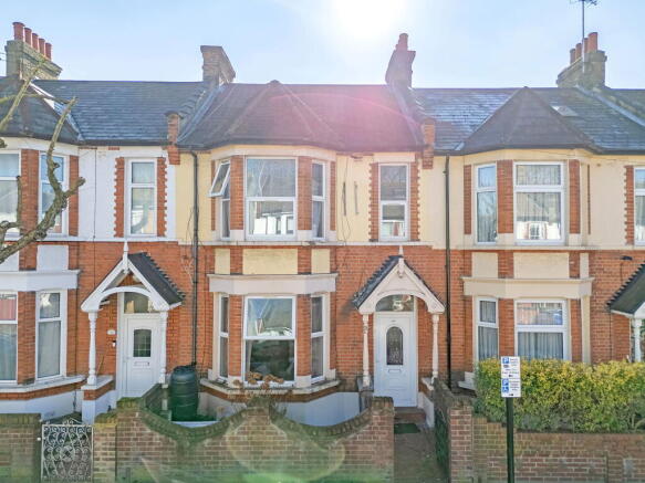 3 bed property, in Matlock Road, £675,000
