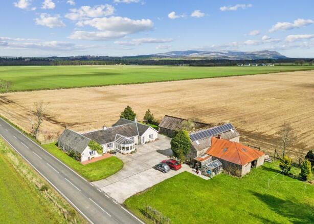 5 bed property, in Kirk Lane, £549,000