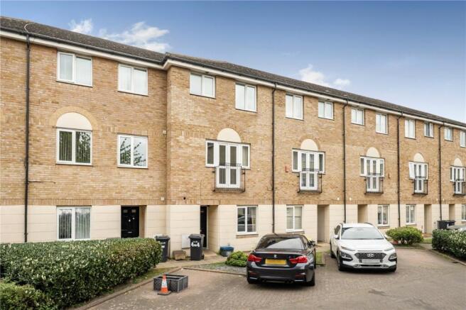 4 bed property, in Quarles Park Road, £485,000