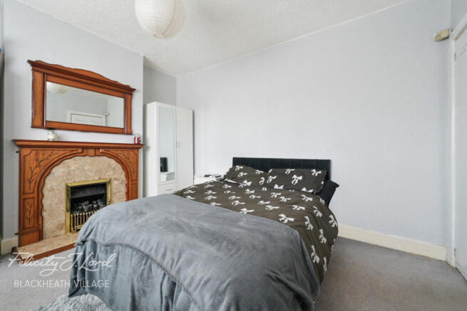 3 bed property, in Wricklemarsh Road, £615,000