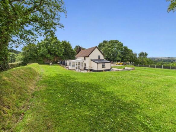 2 bed property, in Colebrooke, £460,000