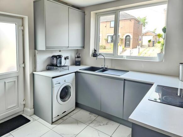 3 bed property, in Scragg Street, £180,000