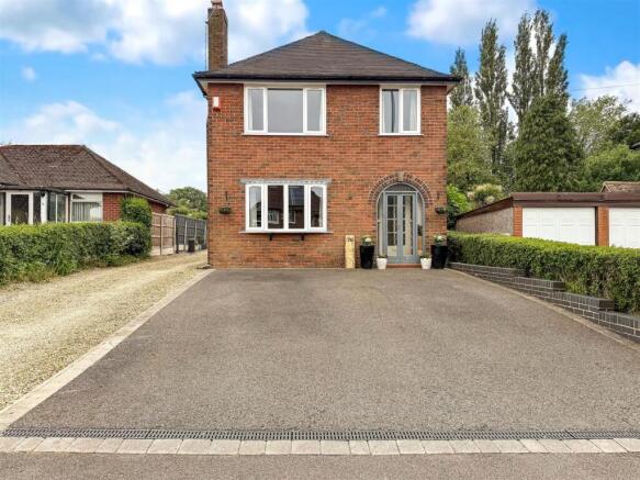 3 bed property, in Edinburgh Road, £295,000