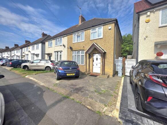 3 bed property, in Bishops Road, £550,000