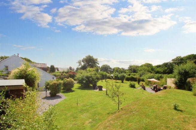4 bed property, in Bridell, £422,995
