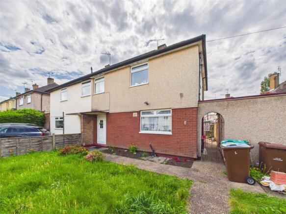 3 bed property, in Colesbourne Road, £145,000