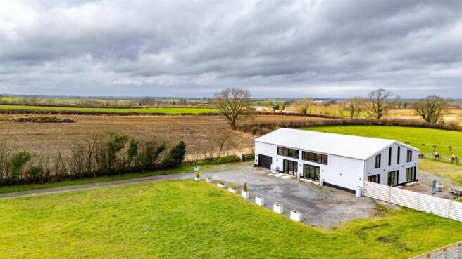 5 bed property, in Cuddy Lonning, £575,000