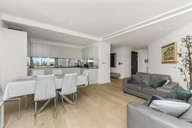 2 bed property, in Sophora House, £1,200,000
