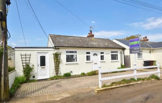 4 bed property, in Sea Road, £427,500