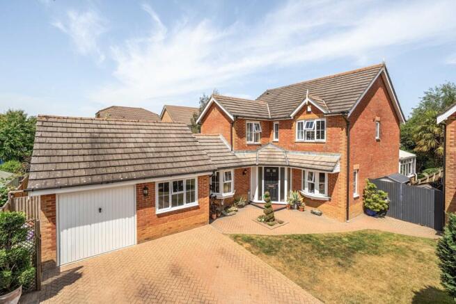 4 bed property, in Heron Forstal Avenue, £575,000