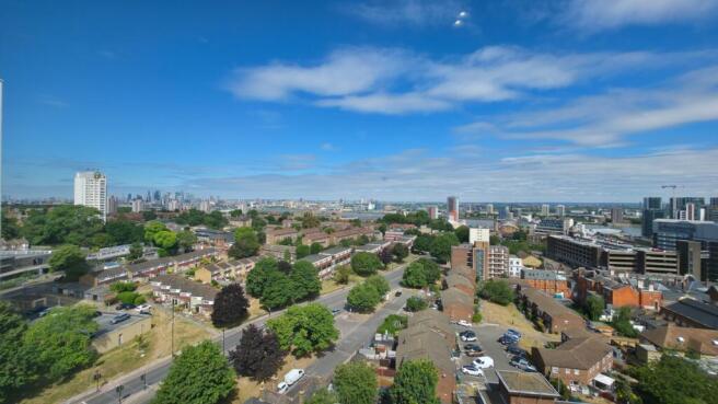 2 bed property, in Weston Point, £500,000