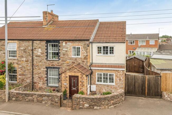 4 bed property, in Monkton Heathfield, £395,000
