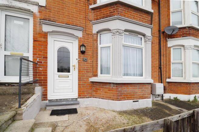 3 bed property, in Mount Road, £250,000