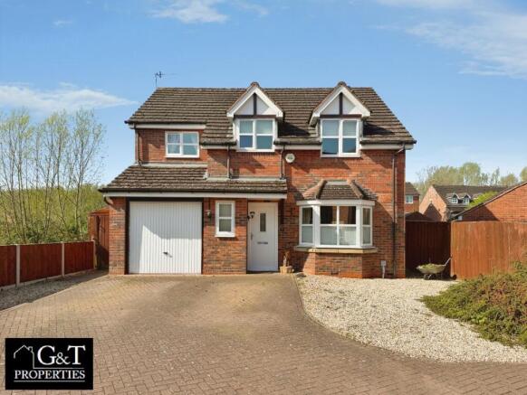4 bed property, in The Dell, £392,000