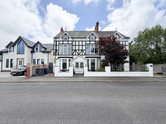 5 bed property, in SPACIOUS, £345,000