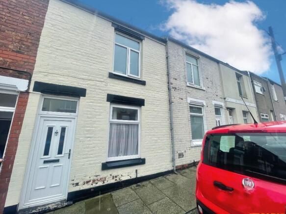 2 bed property, in Gladstone Street, £67,000