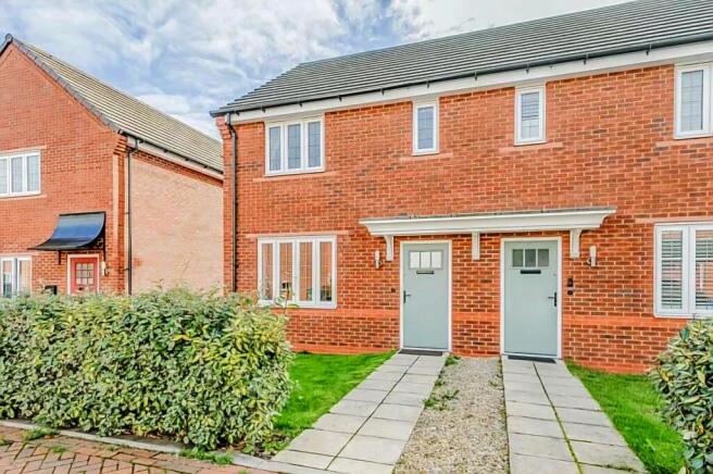 2 bed property, in Anthony Pillage Way, £250,000