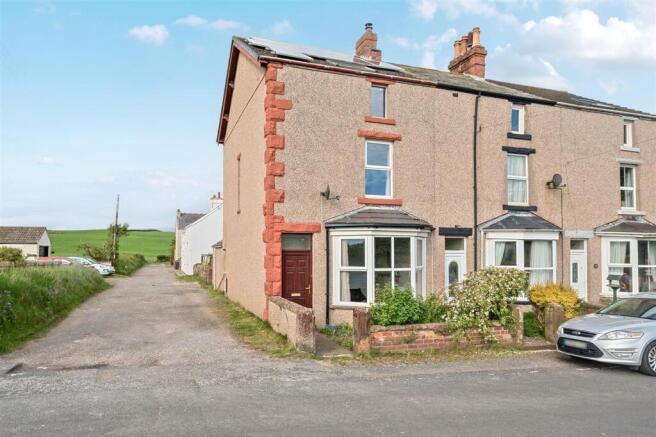 4 bed property, in Stubble Green, £180,000