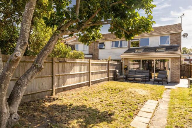 3 bed property, in Ravenswood, £500,000