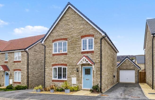4 bed property, in Cheddar townhouse, £425,000