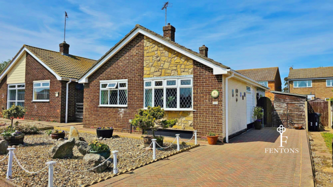 2 bed property, in Bennett Close, £260,000
