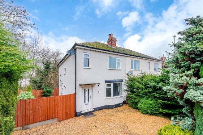 2 bed property, in Sinclair Gardens, £207,500