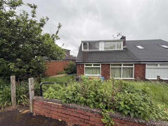 3 bed property, in Brookside Avenue, £200,000
