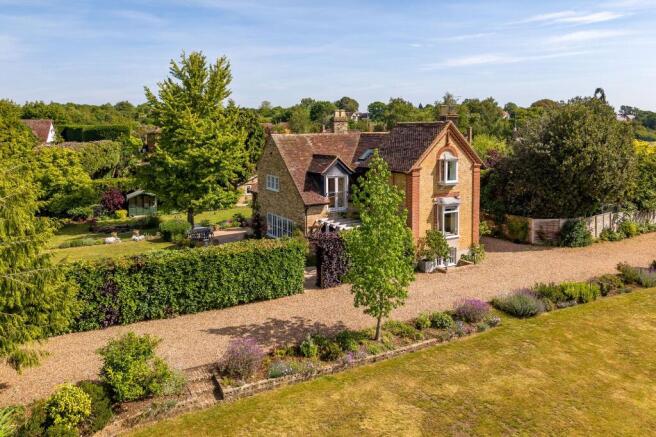 5 bed property, in Wengeo Lane, £2,300,000