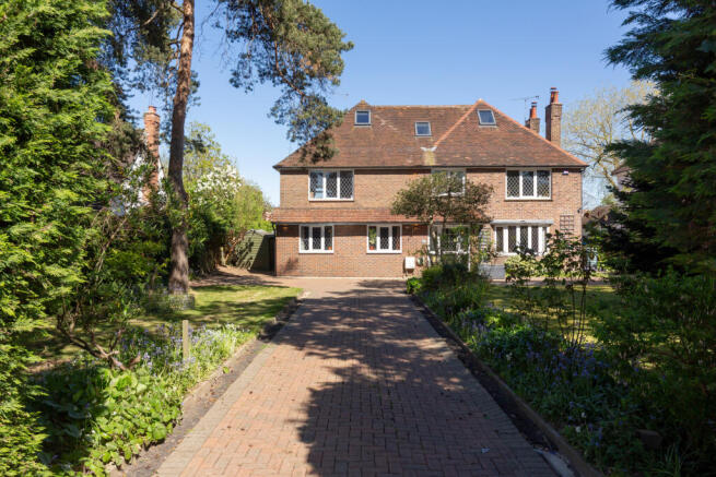 7 bed property, in Balcombe Road, £965,000