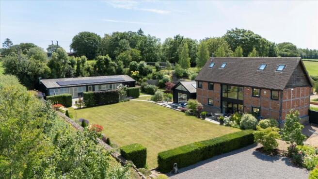 6 bed property, in Staunton, £1,475,000