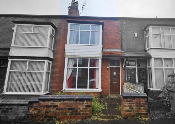 2 bed property, in 67 Crosby Road, £145,000