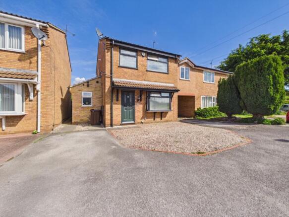3 bed property, in Rockbourne Close, £250,000