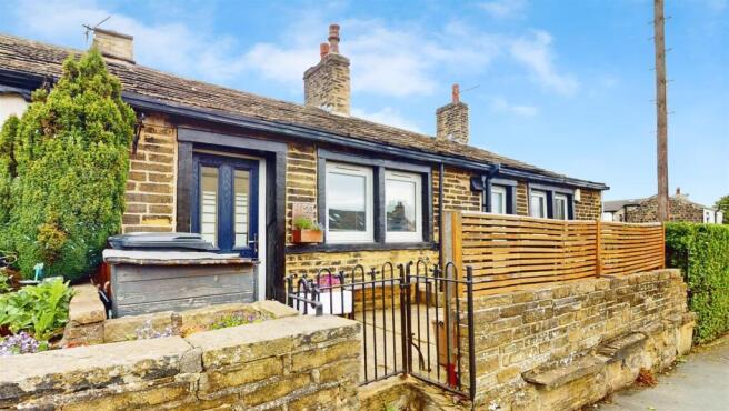 3 bed property, in Carr House Lane, £180,000