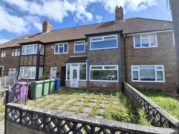 3 bed property, in Long Lane, £75,000