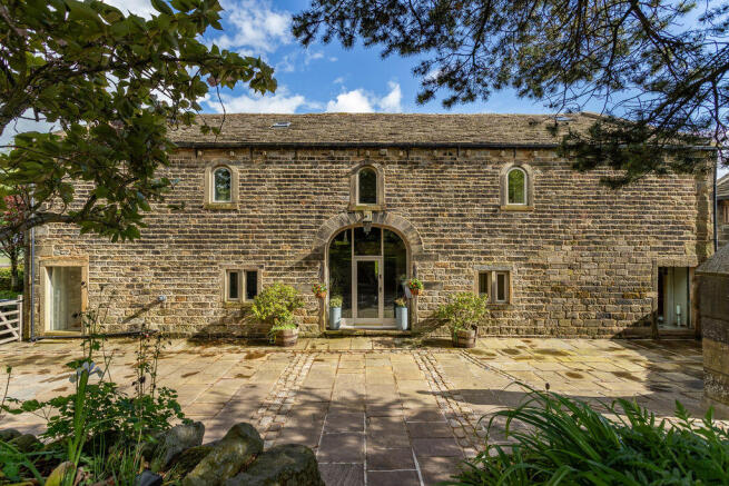 5 bed property, in Baitings Hall Barn, £1,150,000